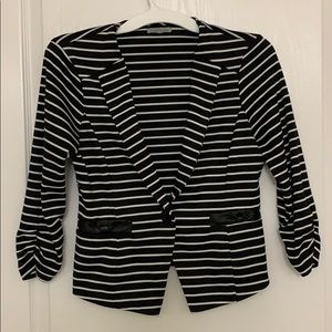 🔮super cute black and white striped blazer!